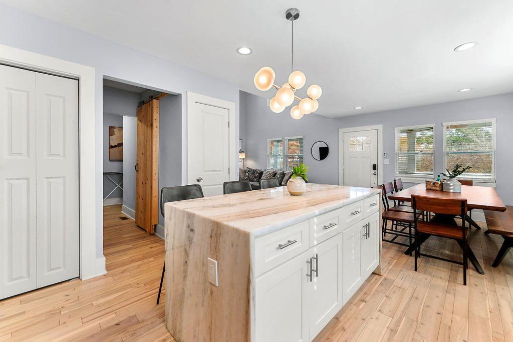 Large Modern Home Centrally Located With Hot Tub Atlanta Bagian luar foto