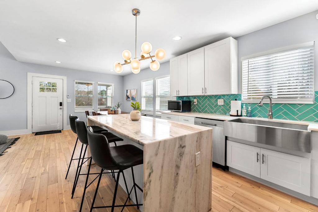 Large Modern Home Centrally Located With Hot Tub Atlanta Bagian luar foto